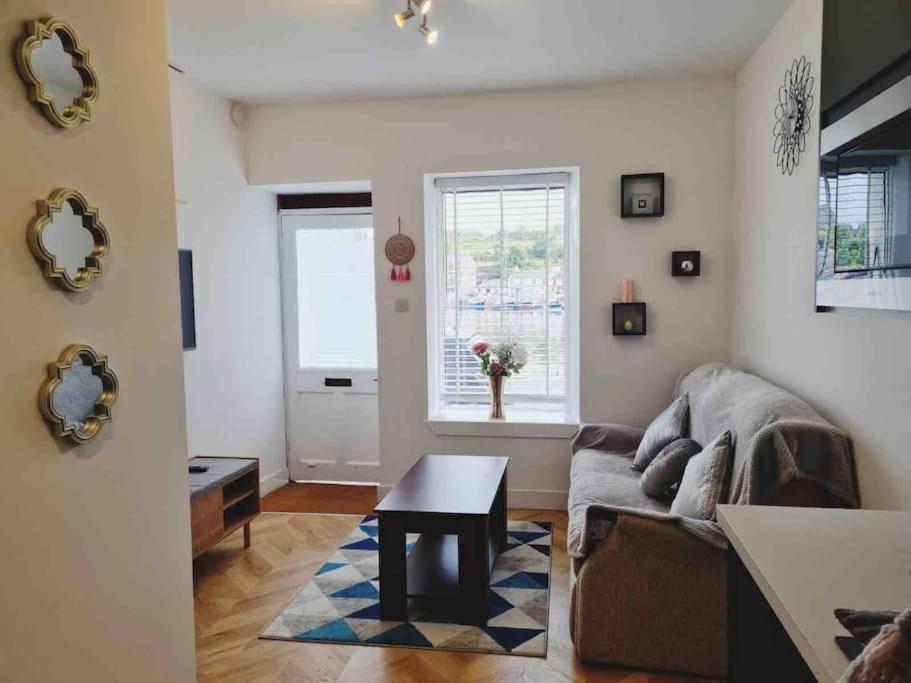 Penlea ~ 1 Bedroom Flat With Harbour View Tarbert  Exterior photo